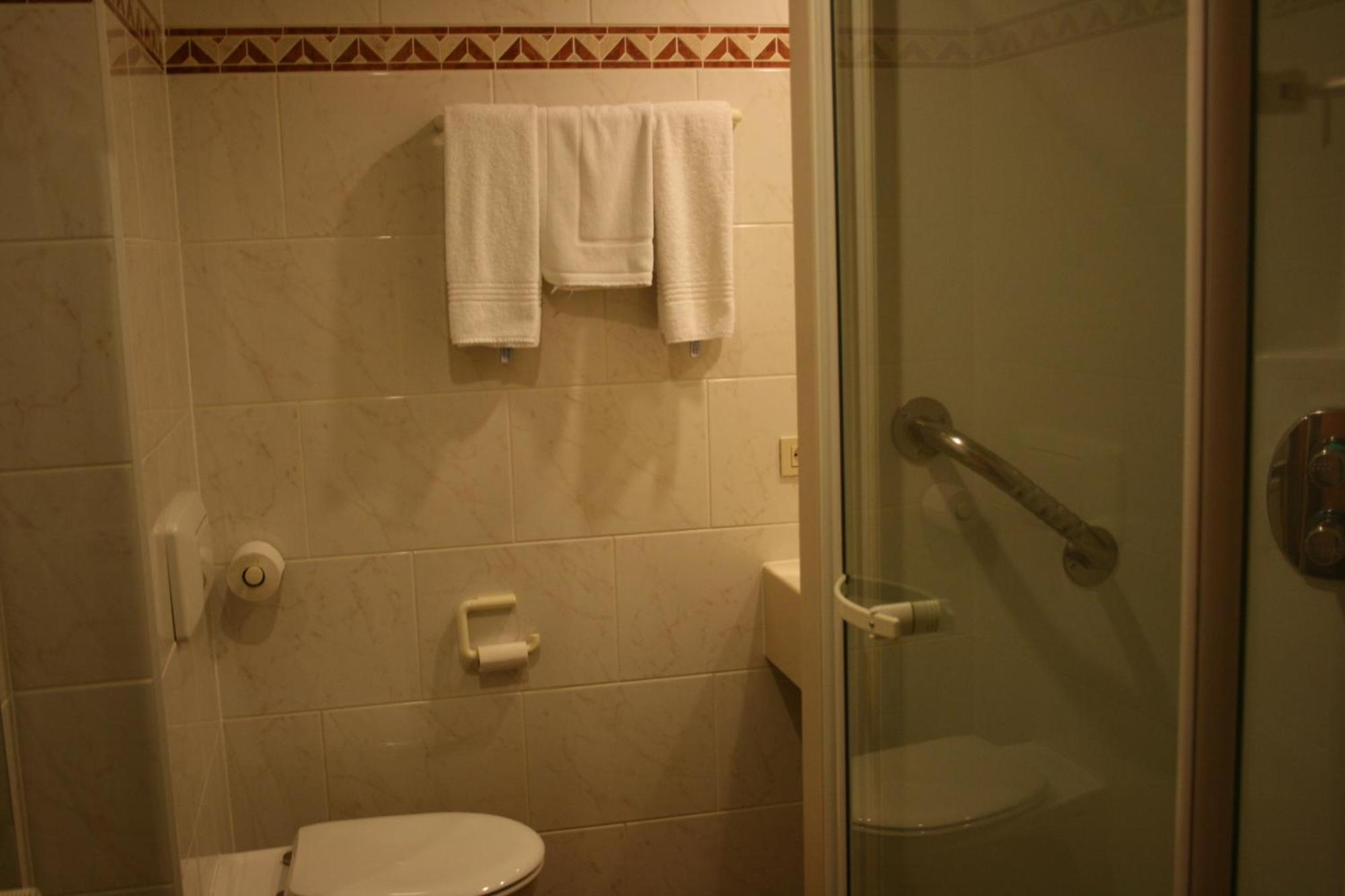 Hotel Shamrock Тілт Екстер'єр фото